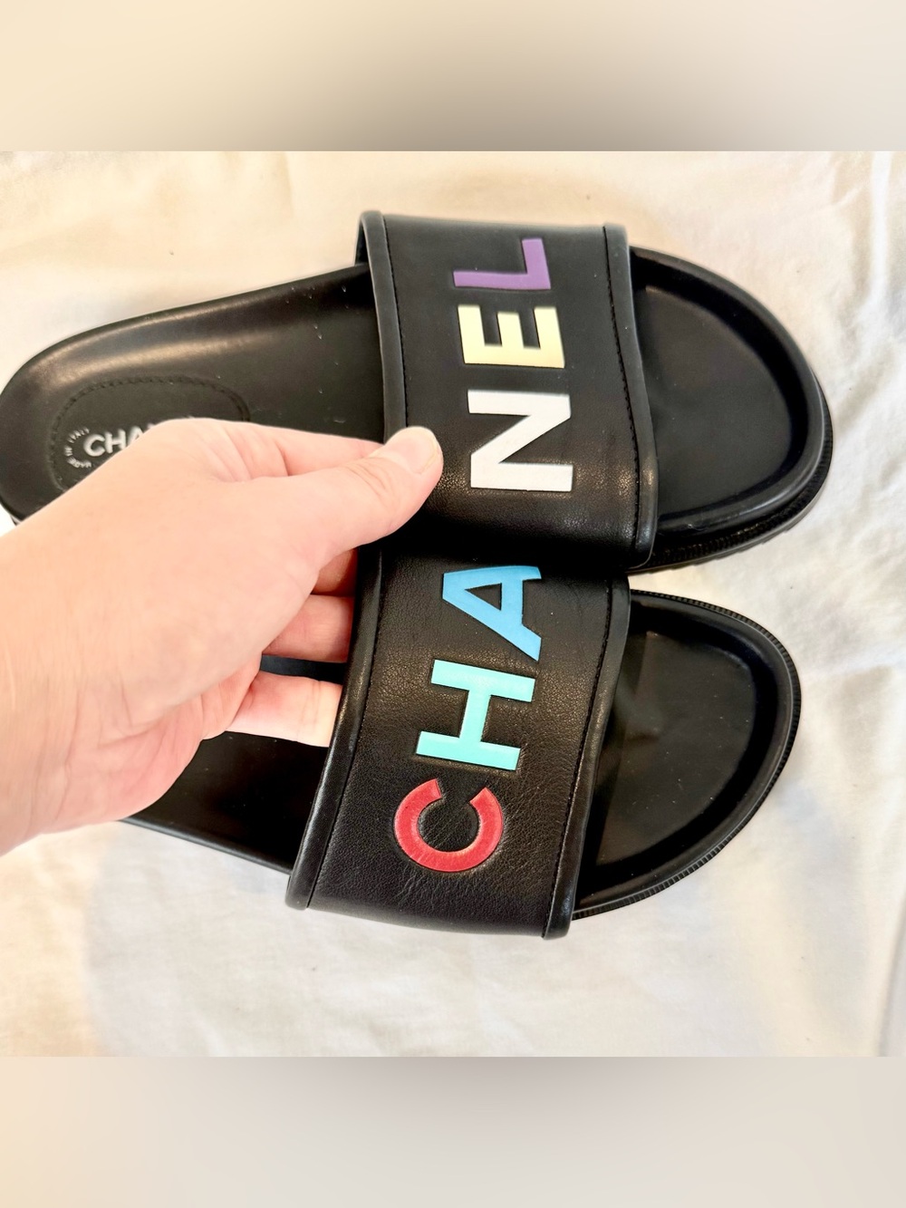 Chanel Slides - Picture 5 of 7